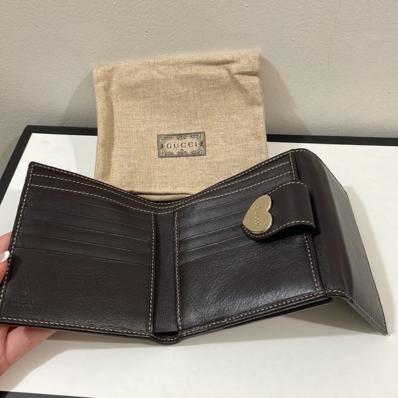 SOLD❤️AUTHENTIC GUCCI MONOGRAM Heart Logo Bifold Wallet❤️ - Picture 13 of 16